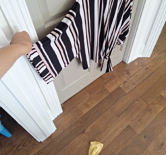 Frank Lyman Tie Front 3/4 Sleeve Blouse - Picture 4 of 4